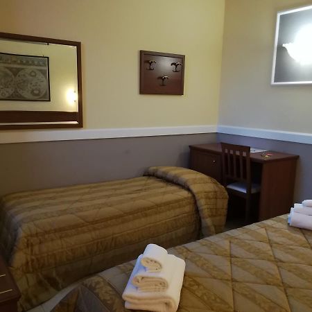 Hotel Marco Polo Self Check-In โบโลญญา ภายนอก รูปภาพ