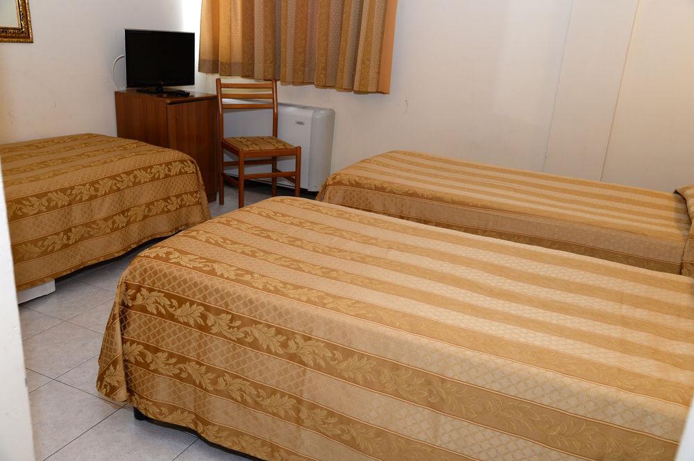 Hotel Marco Polo Self Check-In โบโลญญา ภายนอก รูปภาพ