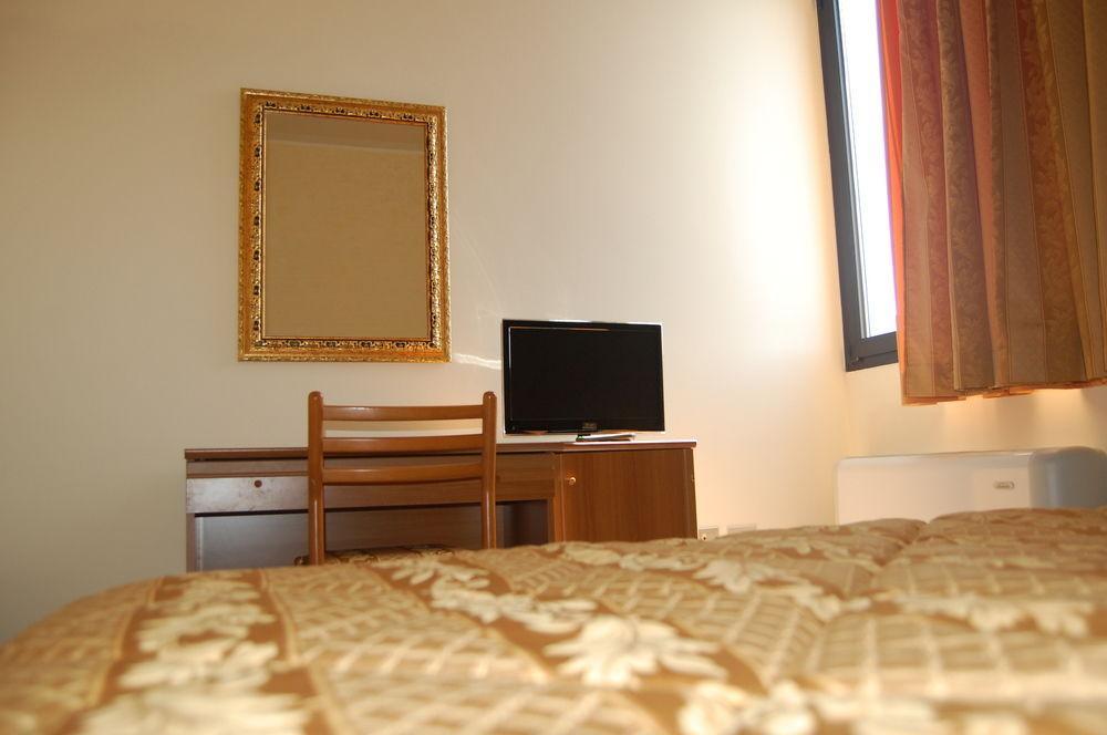 Hotel Marco Polo Self Check-In โบโลญญา ภายนอก รูปภาพ