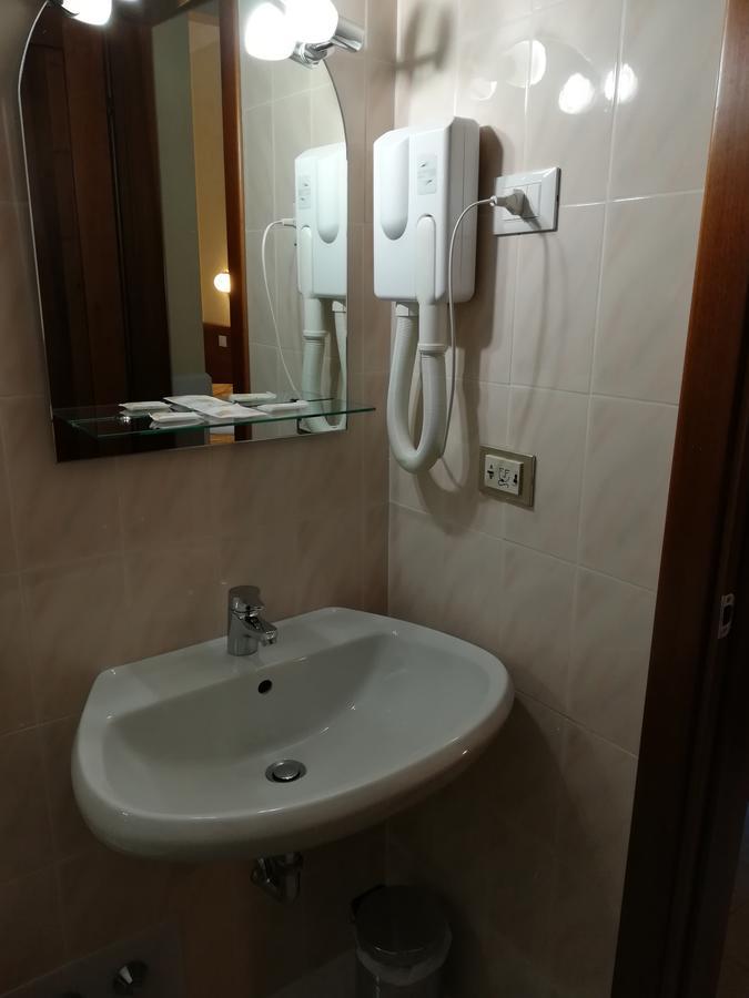 Hotel Marco Polo Self Check-In โบโลญญา ภายนอก รูปภาพ