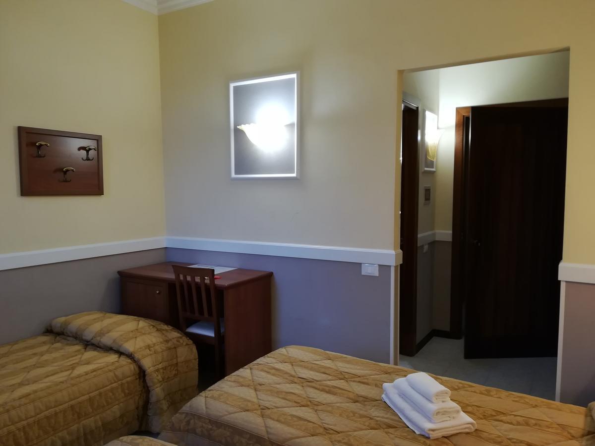 Hotel Marco Polo Self Check-In โบโลญญา ภายนอก รูปภาพ
