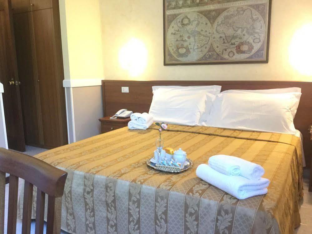 Hotel Marco Polo Self Check-In โบโลญญา ภายนอก รูปภาพ