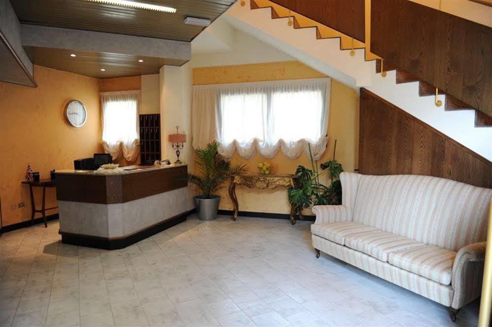 Hotel Marco Polo Self Check-In โบโลญญา ภายนอก รูปภาพ