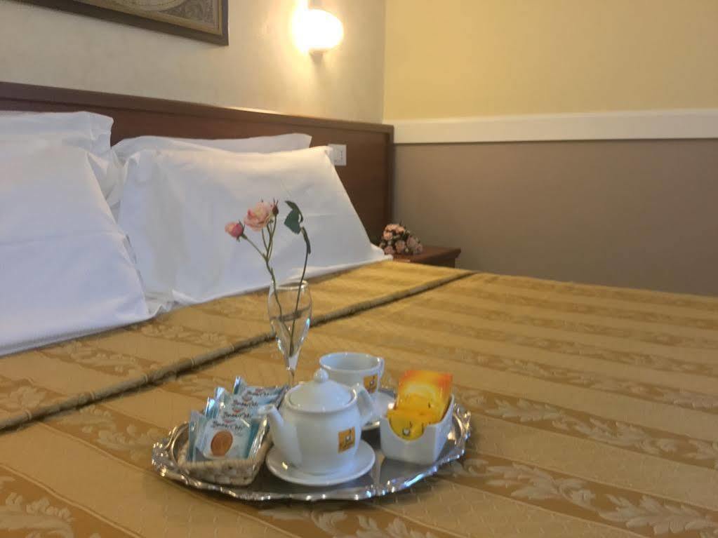 Hotel Marco Polo Self Check-In โบโลญญา ภายนอก รูปภาพ