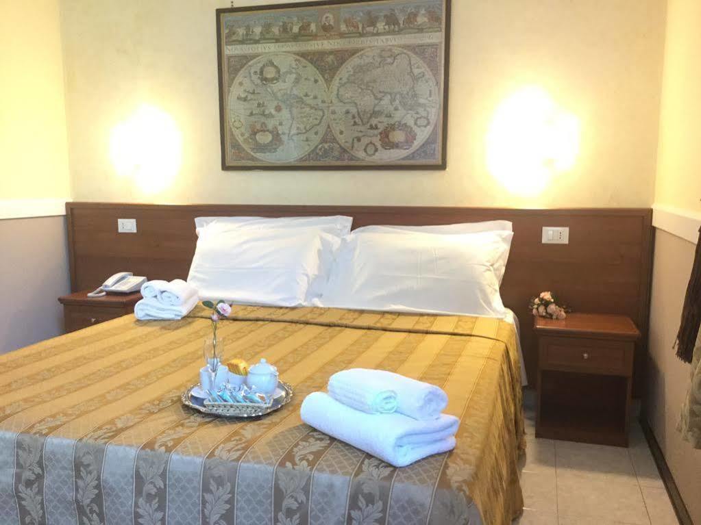Hotel Marco Polo Self Check-In โบโลญญา ภายนอก รูปภาพ